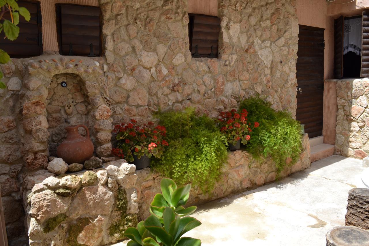 Mystery Garden Guest House ฟามากุสต้า ภายนอก รูปภาพ
